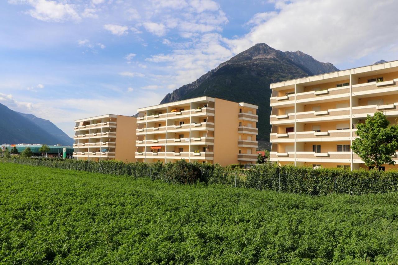 Modern Apartment Close To Martigny Train Station Exterior photo